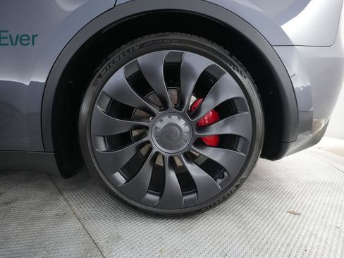 Used 2022 Tesla Model Y Performance AWD/4WD image 9