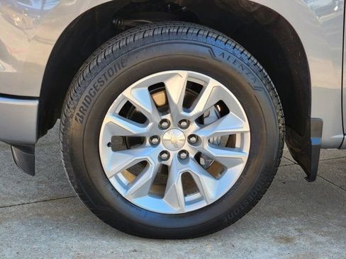 Used 2023 Chevrolet Silverado 1500 Custom image 18
