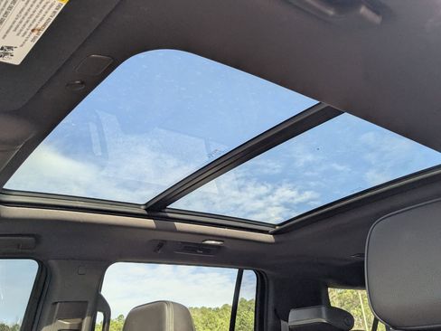 Used 2023 GMC Yukon XL Denali image 21