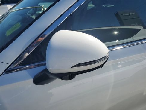 Used 2024 Genesis GV70 2.5T w/ Advanced Package image 7