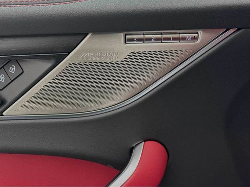 New 2025 Jaguar F-PACE R-Dynamic S image 20