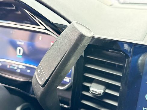 Used 2023 Chevrolet Silverado 1500 LT AWD/4WD image 17