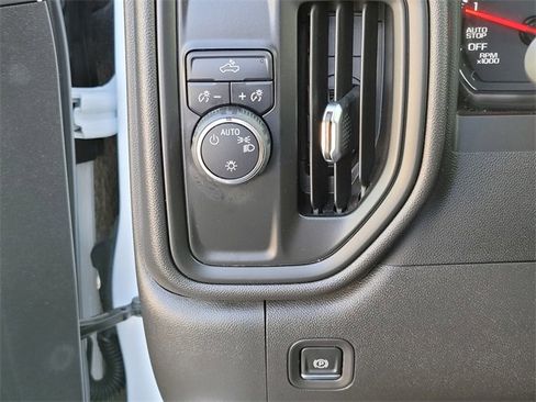 Used 2022 Chevrolet Silverado 1500 Custom image 27