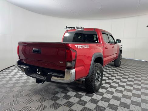 Used 2019 Toyota Tacoma TRD Off-Road image 8
