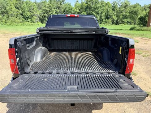 Used 2013 Chevrolet Silverado 1500 LTZ w/ LTZ Plus Package AWD/4WD image 12
