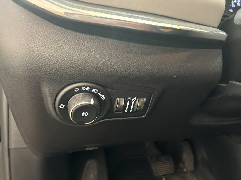 Used 2023 Jeep Compass Limited AWD/4WD image 26