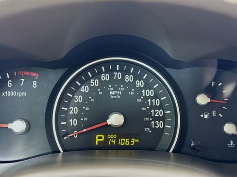 Used 2014 Kia Sedona LX FWD image 14