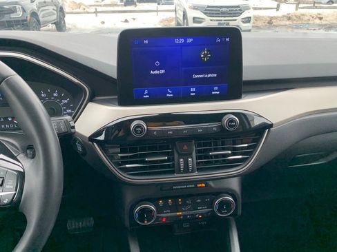 Used 2022 Ford Escape SEL image 19