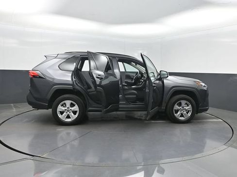 Used 2025 Toyota RAV4 XLE AWD/4WD image 41