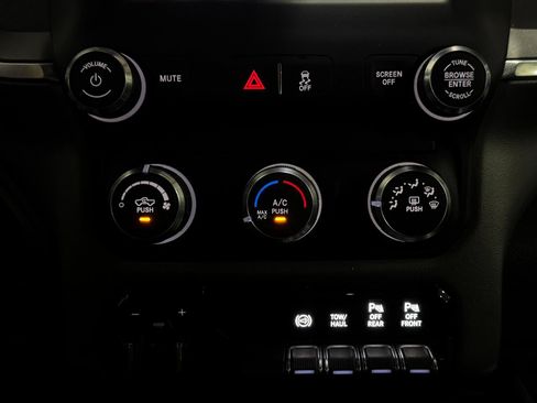 Used 2019 RAM 3500 Big Horn RWD image 16