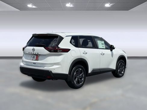 Certified 2026 Nissan Rogue SV image 8