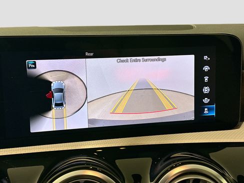 Certified 2022 Mercedes-Benz A 220 4MATIC image 18