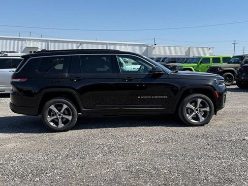 New 2026 Jeep Grand Cherokee L Limited w/ Luxury Tech Group II AWD/4WD image 2