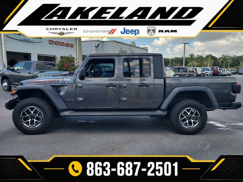 Used 2024 Jeep Gladiator Rubicon w/ Technology Group AWD/4WD image 7