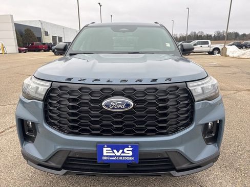 New 2026 Ford Explorer ST-Line w/ ST-Line Street Pack image 2