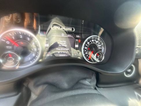 Used 2019 RAM 1500 Laramie RWD image 16