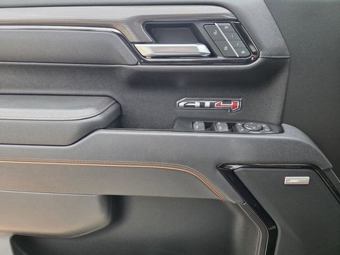 Used 2025 GMC Sierra 1500 AT4 image 16