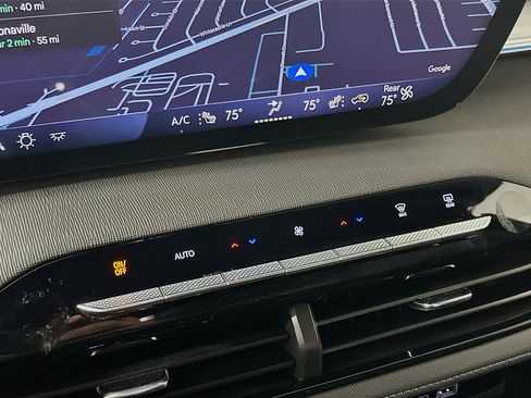 Used 2025 Buick Enclave Preferred image 24