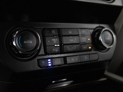 Used 2019 Ford F150 Lariat image 25