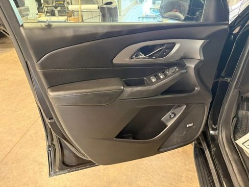 Used 2018 Chevrolet Traverse LT w/ LPO, 'HIT The Road' Package AWD/4WD image 46