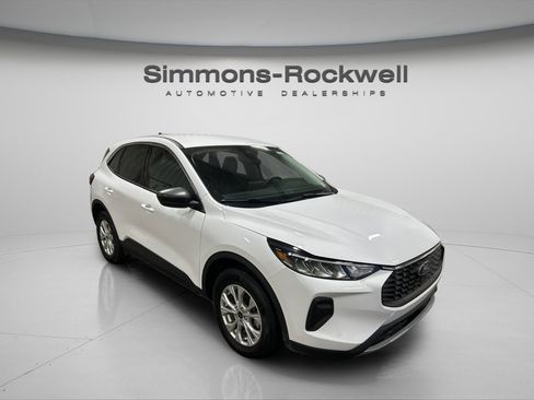 Used 2023 Ford Escape Active image 3