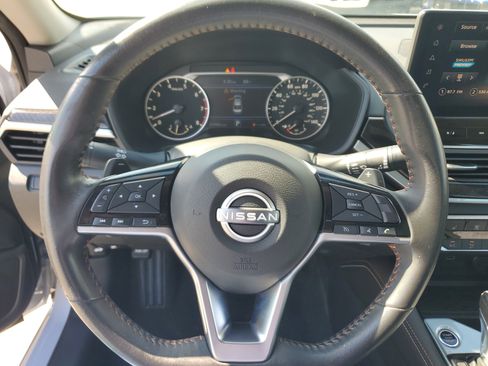 Used 2024 Nissan Altima 2.5 SR w/ SR Premium Package image 19