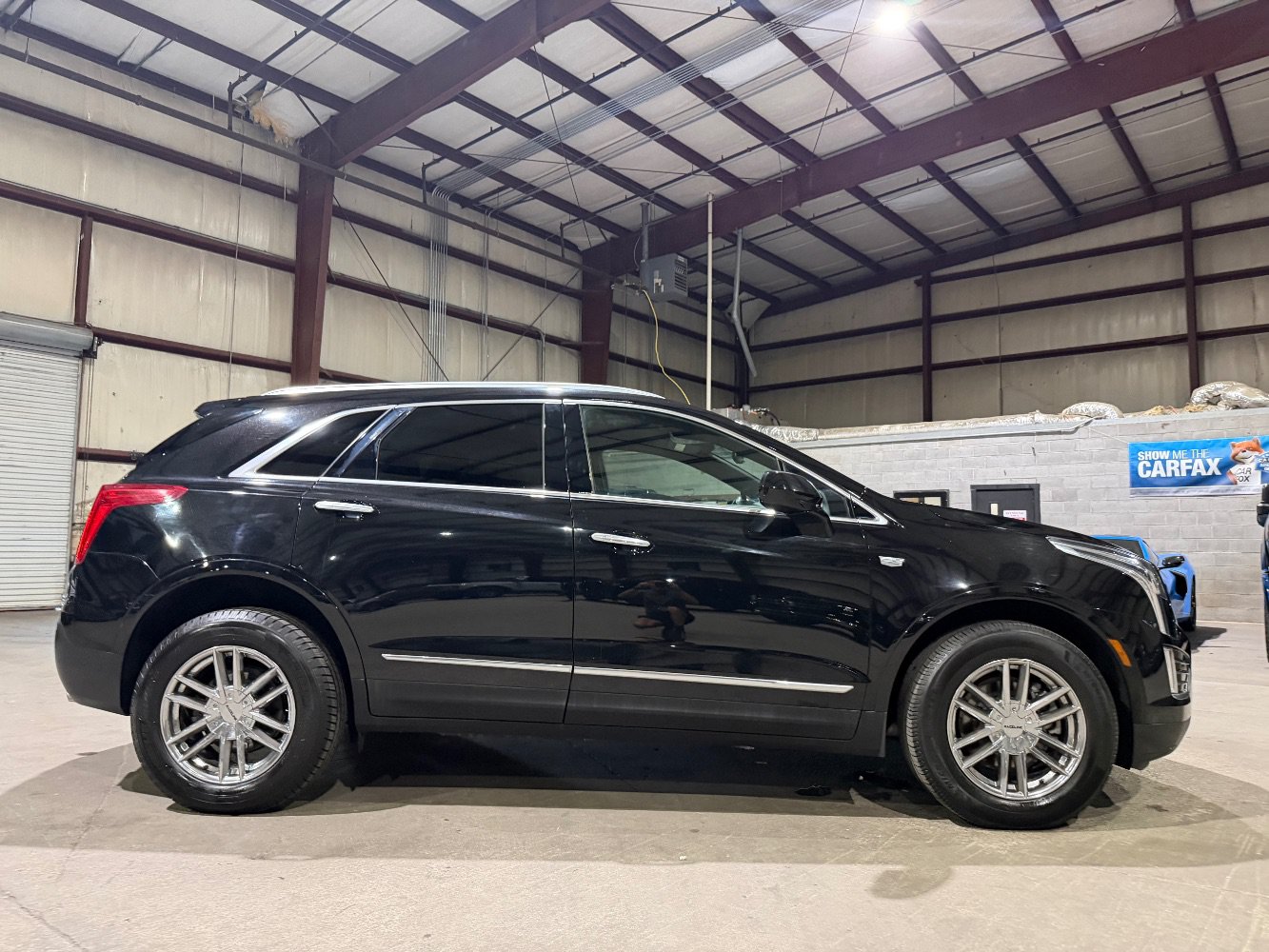 Used 2017 Cadillac XT5 FWD w/ LPO, Wheel Lock Package image 4