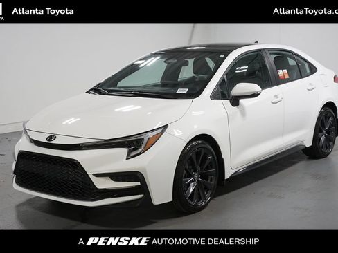 Certified 2025 Toyota Corolla SE FWD image 1