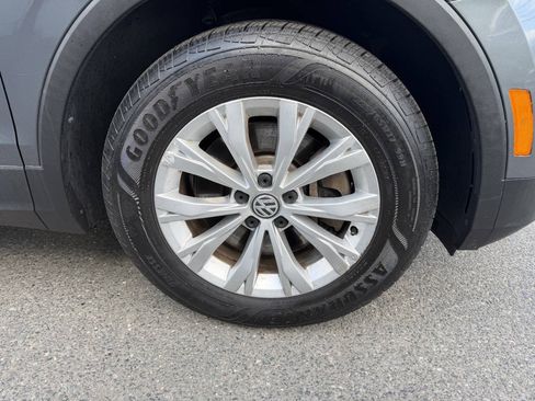Used 2018 Volkswagen Tiguan S w/ 3rd Row Seat Package AWD/4WD image 16