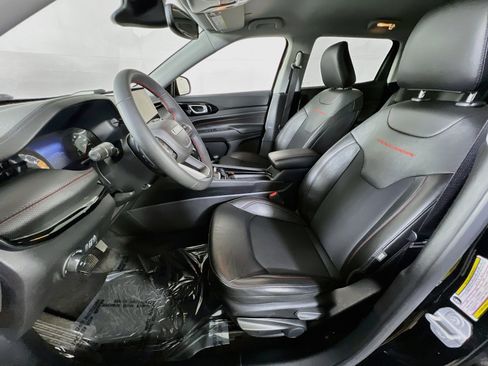 Used 2022 Jeep Compass Trailhawk AWD/4WD image 19