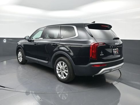 Used 2022 Kia Telluride LX image 3