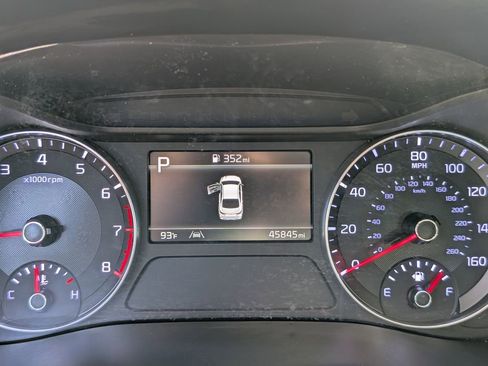 Certified 2024 Kia Forte LXS FWD image 32
