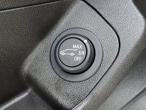 Used 2024 GMC Terrain SLE w/ Driver Convenience Package AWD/4WD image 19