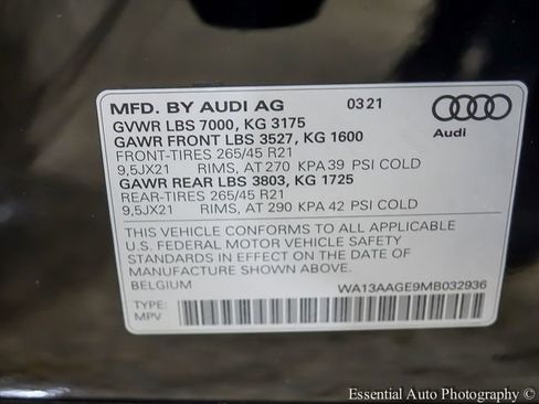 Used 2021 Audi e-tron Prestige w/ Prestige Package image 29