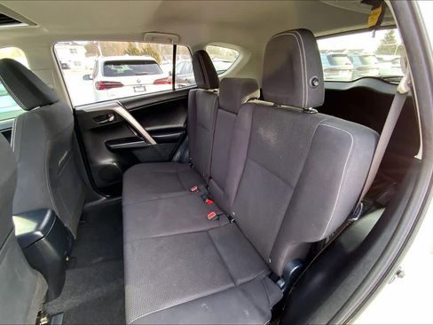 Used 2018 Toyota RAV4 XLE image 21