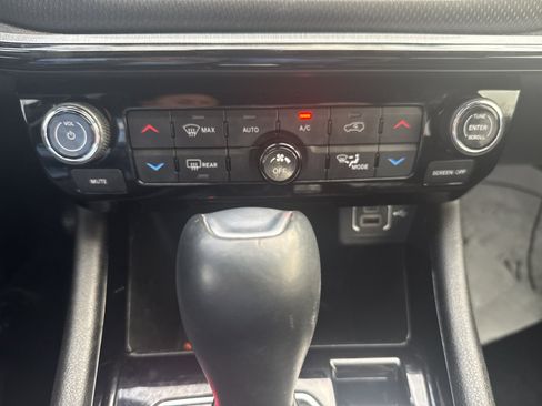 Used 2023 Jeep Compass Trailhawk AWD/4WD image 23