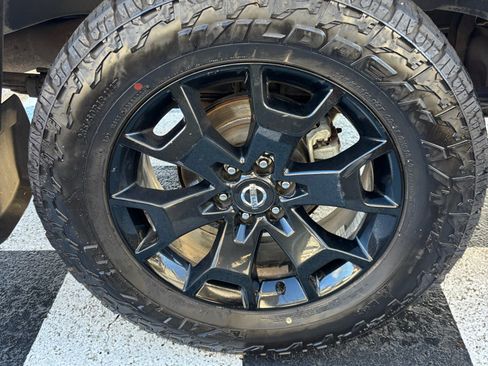 Used 2020 Nissan Frontier SV w/ Midnight Edition Floor Mats image 24