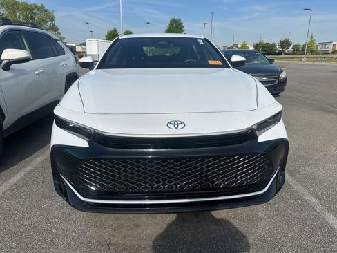 Used 2025 Toyota Crown XLE image 9