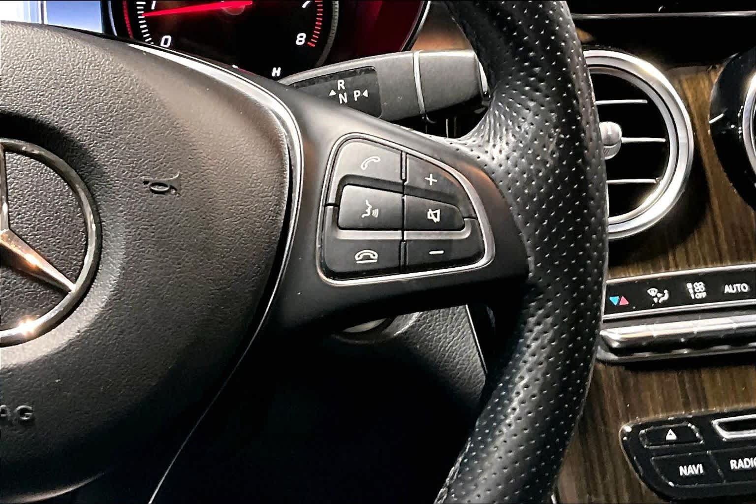 Used 2019 Mercedes-Benz GLC 300 4MATIC image 25