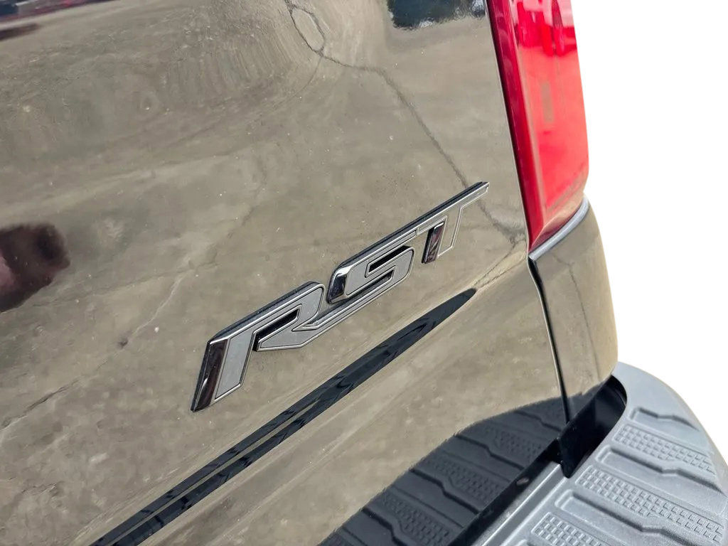Used 2022 Chevrolet Silverado 1500 RST AWD/4WD image 11
