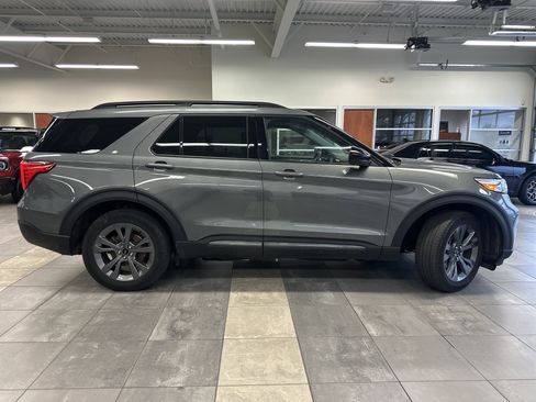 Used 2023 Ford Explorer XLT w/ Equipment Group 202A image 10