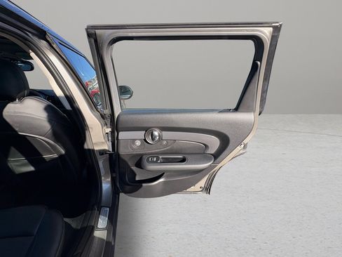 Used 2017 MINI Cooper Clubman S image 32