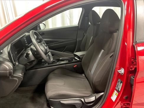 Certified 2025 Hyundai Elantra Sport image 20