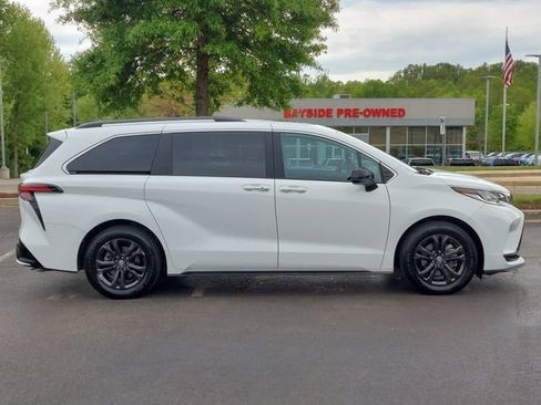 Used 2024 Toyota Sienna XSE w/ XSE Plus Package AWD/4WD image 14