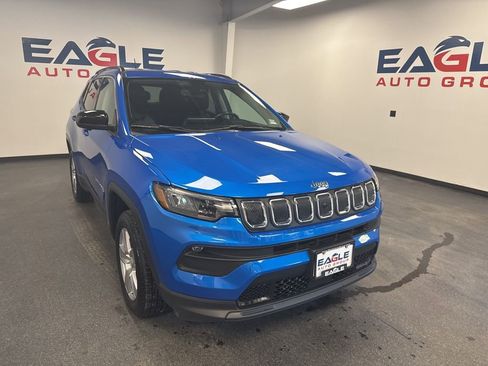 Used 2022 Jeep Compass Latitude w/ Convenience Group image 2