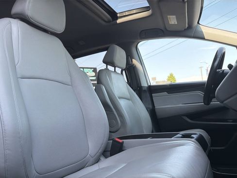 Used 2018 Honda Odyssey EX-L image 11