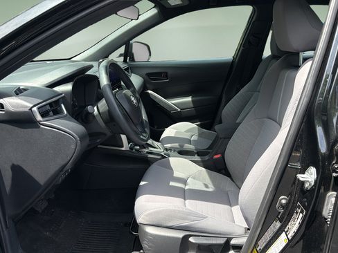 Used 2023 Toyota Corolla Cross AWD Hybrid image 11