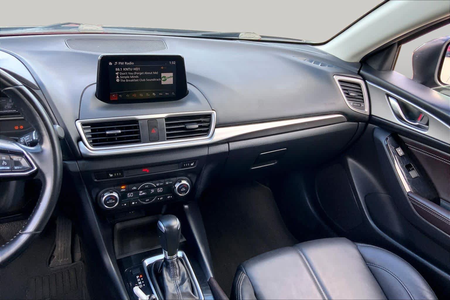 Used 2018 MAZDA MAZDA3 Touring FWD image 7