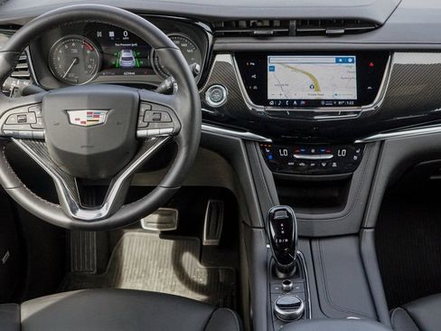 New 2025 Cadillac XT6 Sport w/ Technology Package image 25