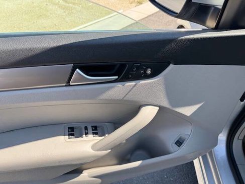 Used 2015 Volkswagen Passat 1.8T Limited Edition image 30